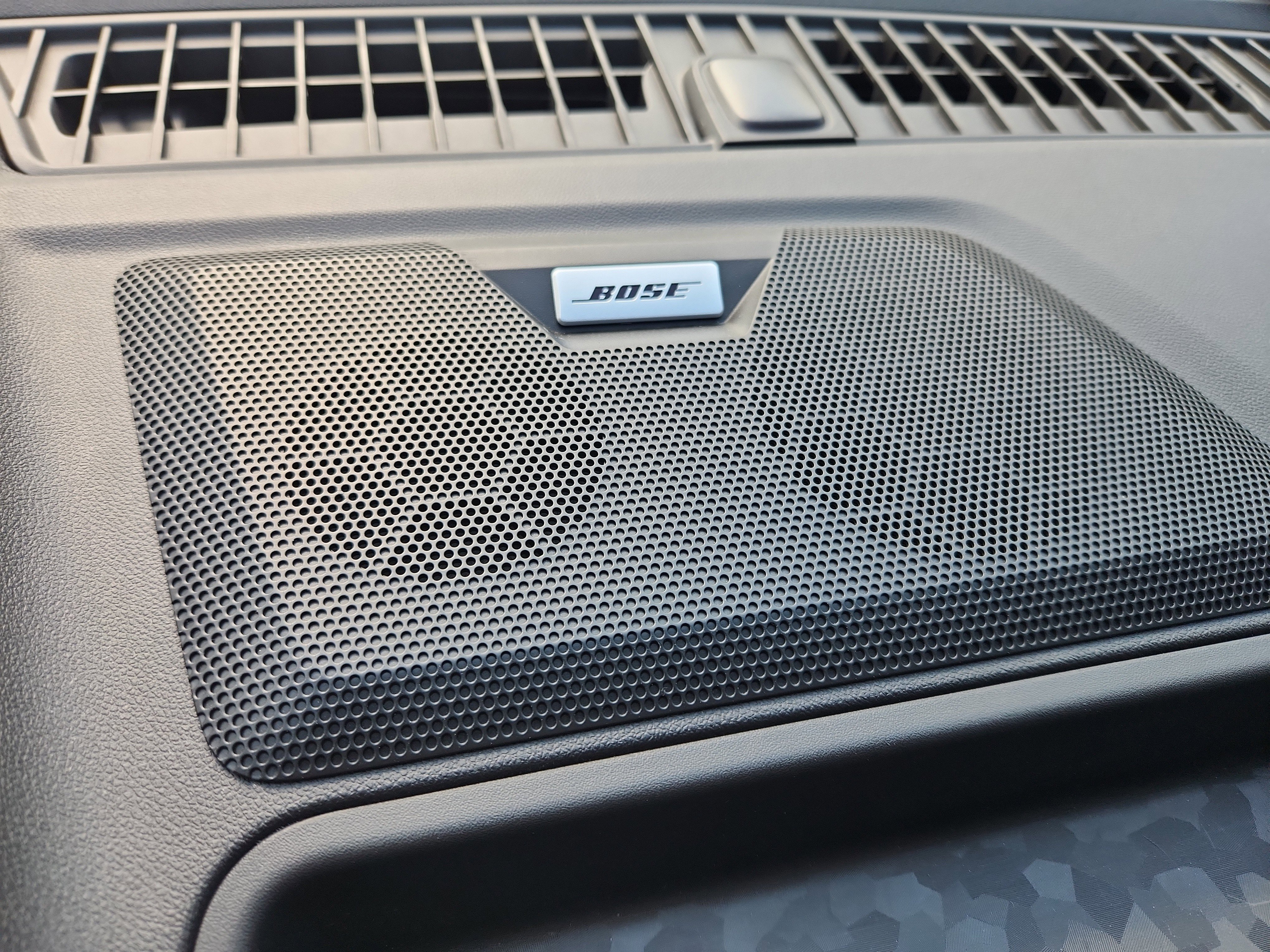 Used 2024 Chevrolet Colorado LT w/ LT Convenience Package II image 25