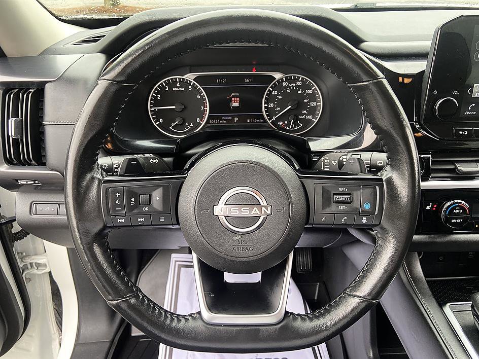 Used 2023 Nissan Pathfinder SL FWD image 13