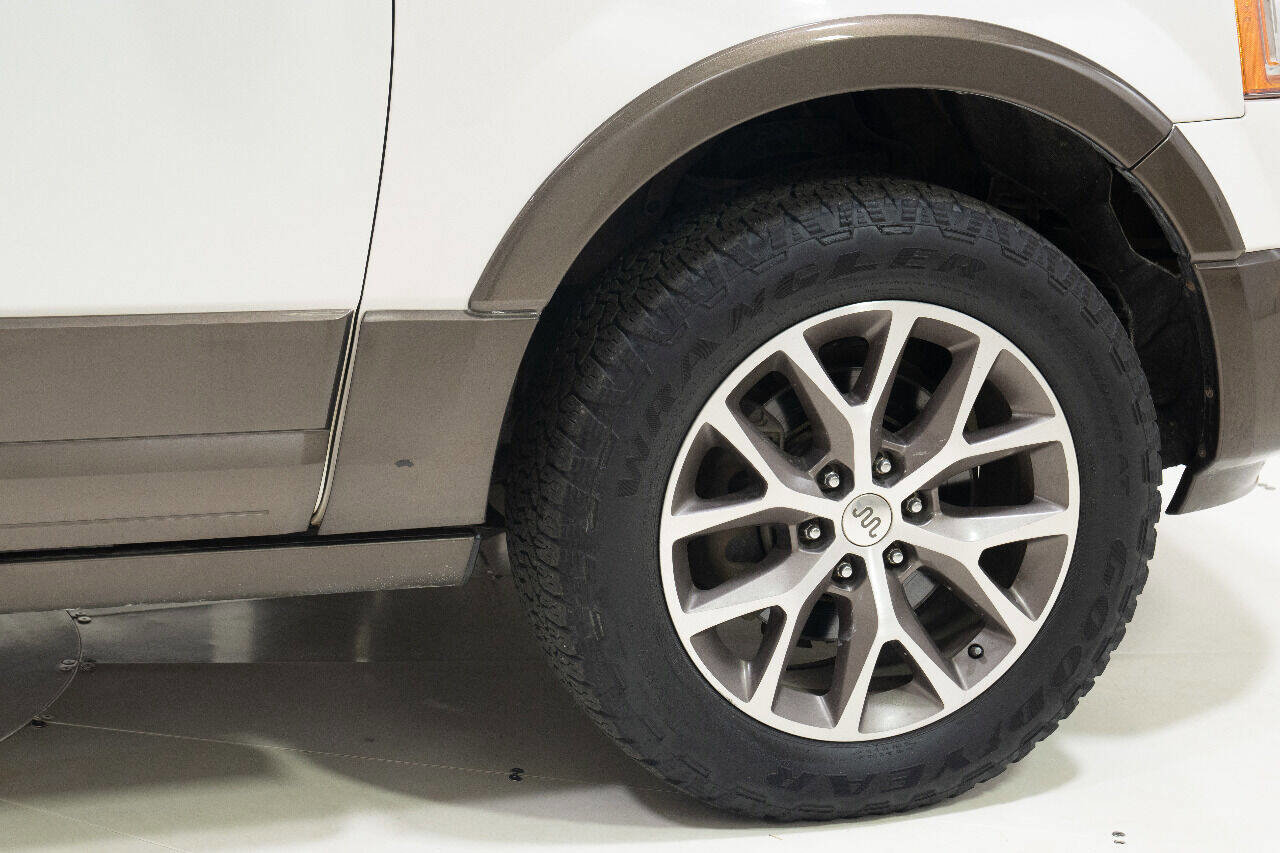 Used 2015 Ford Expedition King Ranch RWD image 21