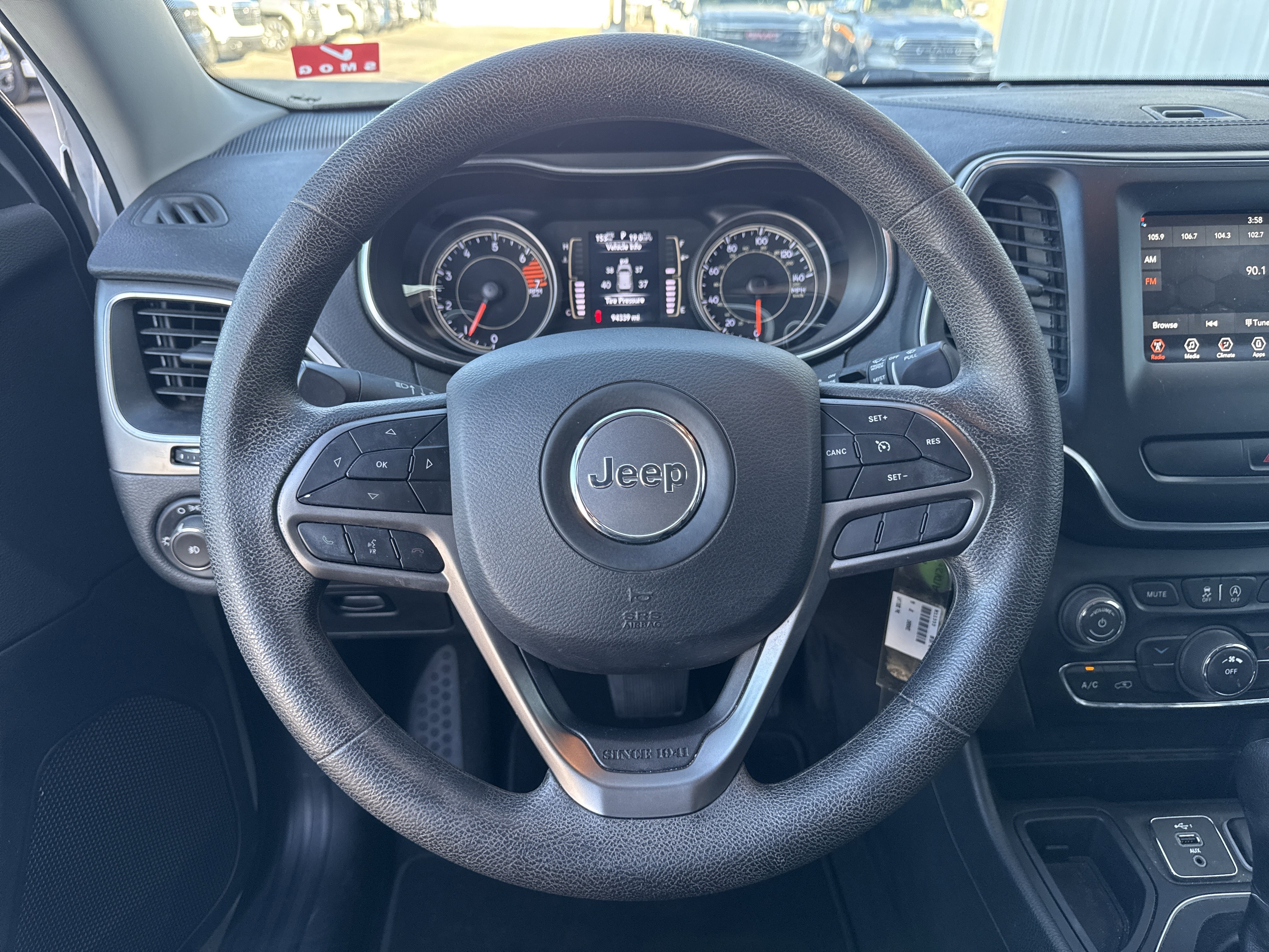 Used 2019 Jeep Cherokee Latitude w/ Popular Appearance Group image 12