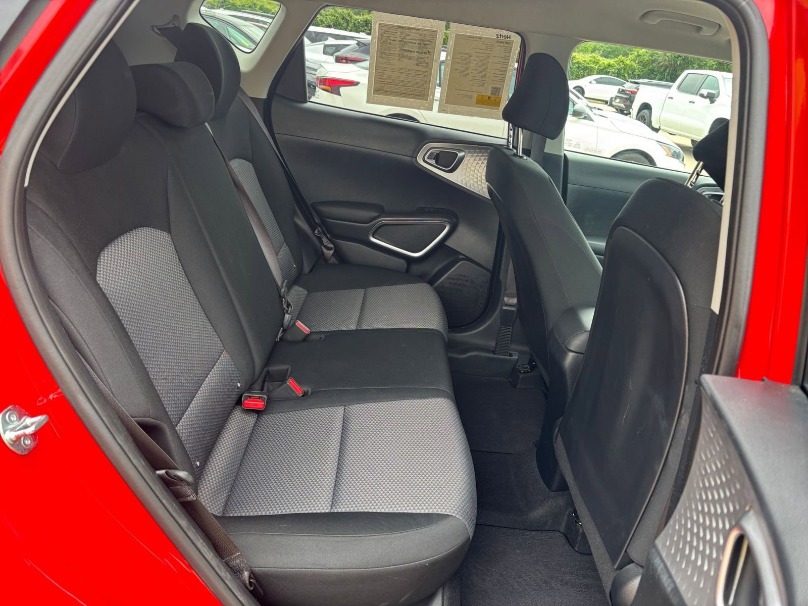 Used 2025 Kia Soul LX w/ LX Technology Package FWD image 23
