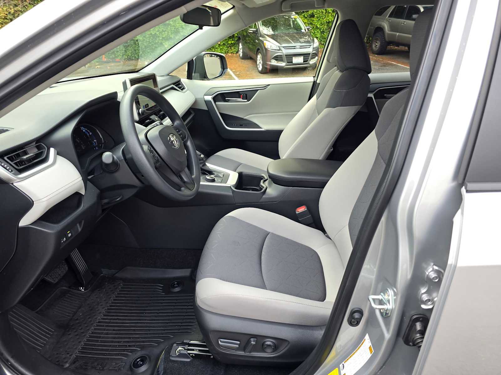 Certified 2025 Toyota RAV4 XLE image 21