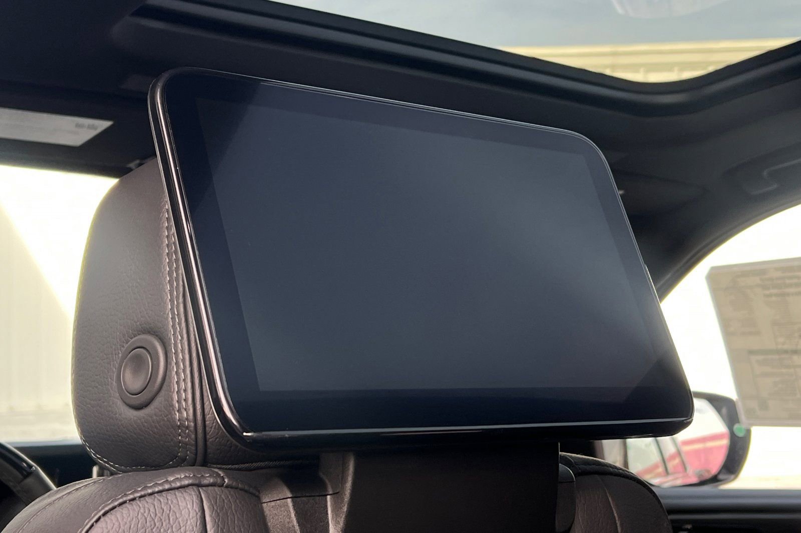 New 2026 GMC Yukon Denali w/ Denali Reserve Package image 14