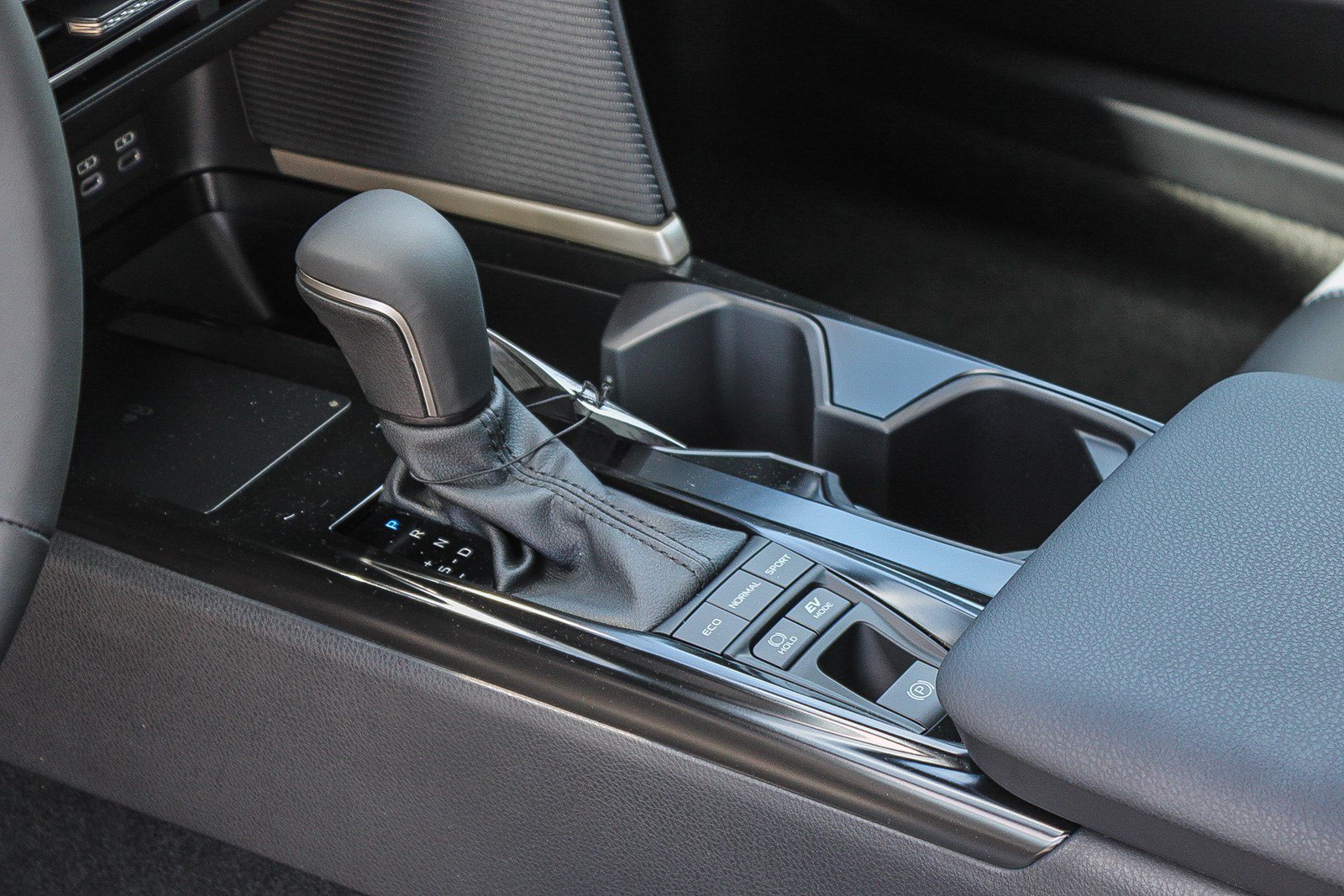 New 2026 Toyota Camry SE w/ Multimedia Upgrade Package FWD image 22