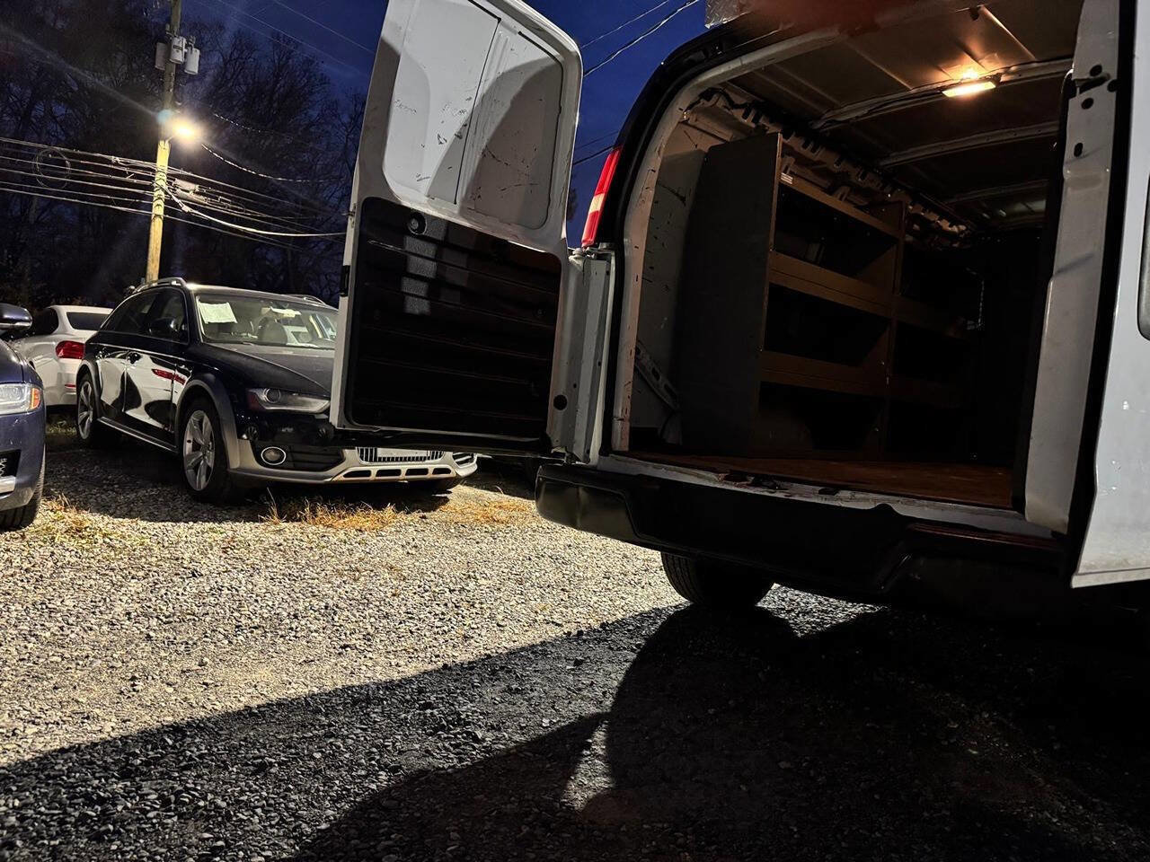 Used 2014 Chevrolet Express 3500 image 9