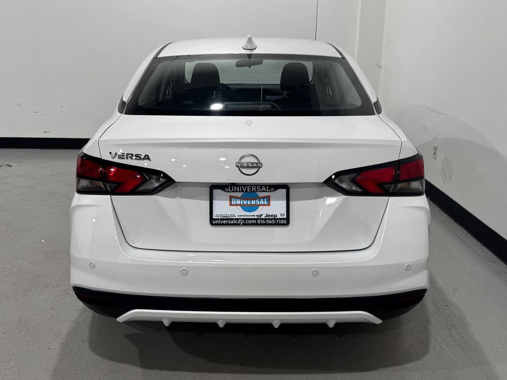 Used 2025 Nissan Versa SV w/ Trunk Package image 24
