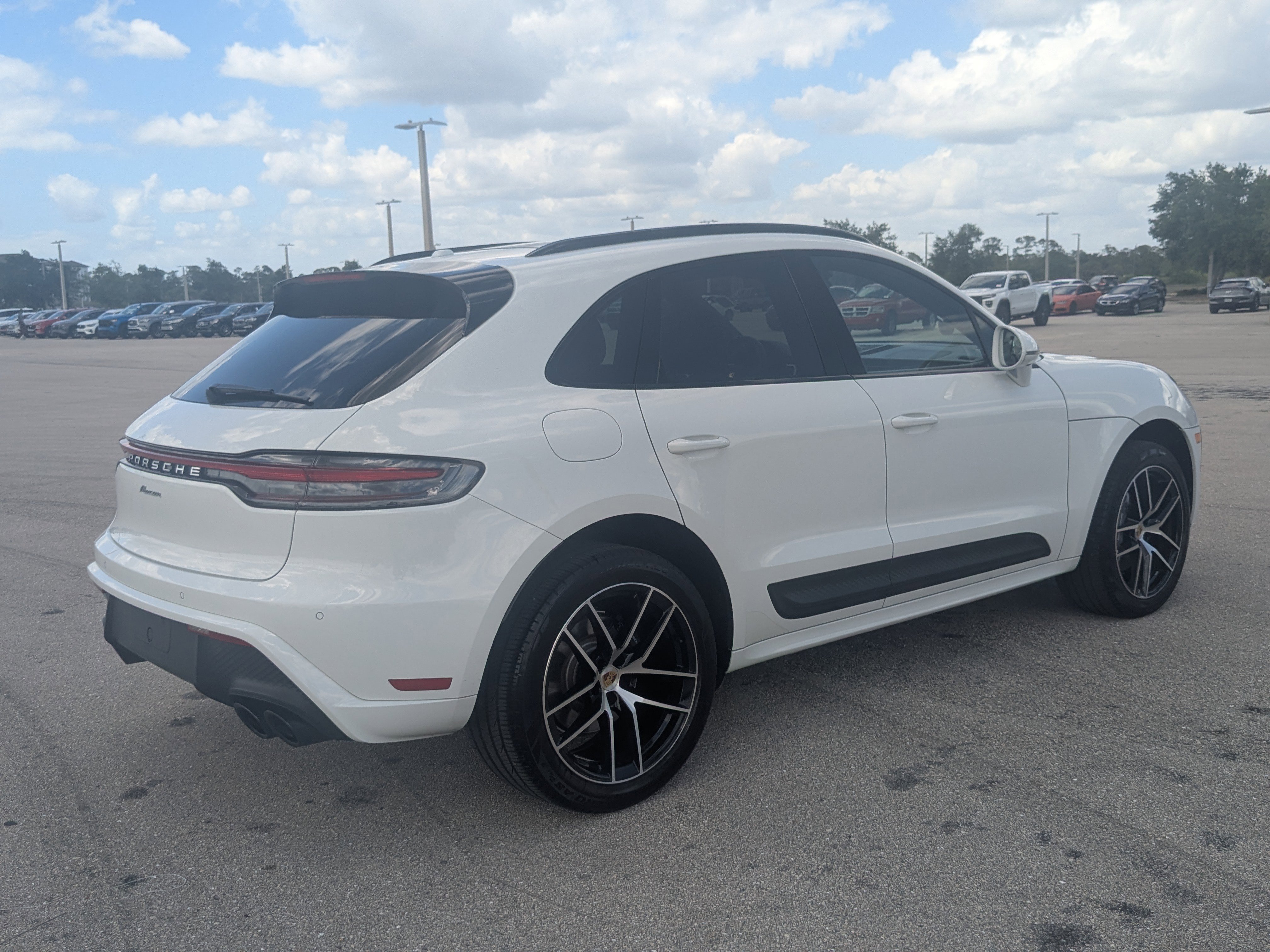 Used 2023 Porsche Macan Turbo image 4