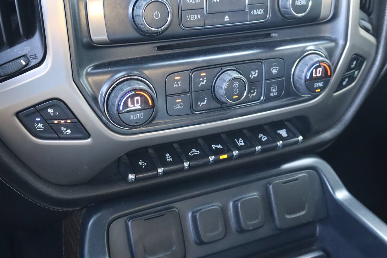 Used 2018 GMC Sierra 2500 Denali w/ Duramax Plus Package AWD/4WD image 25