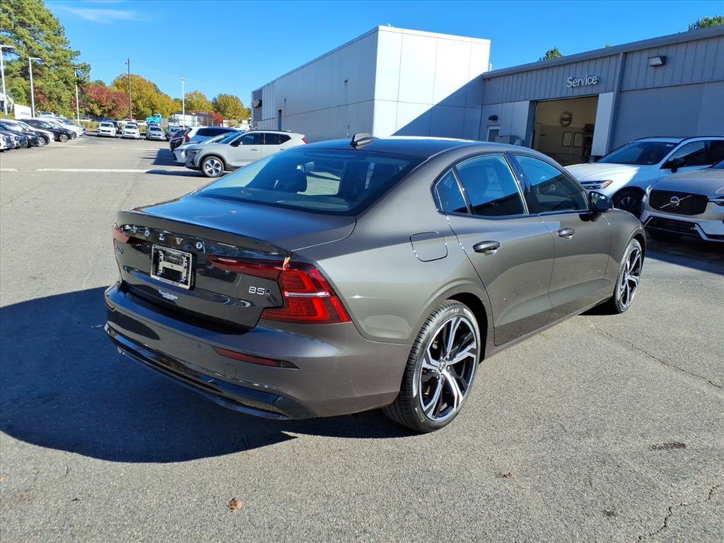 Certified 2025 Volvo S60 B5 Core AWD/4WD image 3
