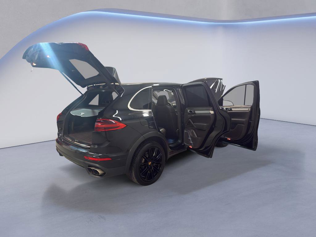 Used 2015 Porsche Cayenne Turbo AWD/4WD image 12