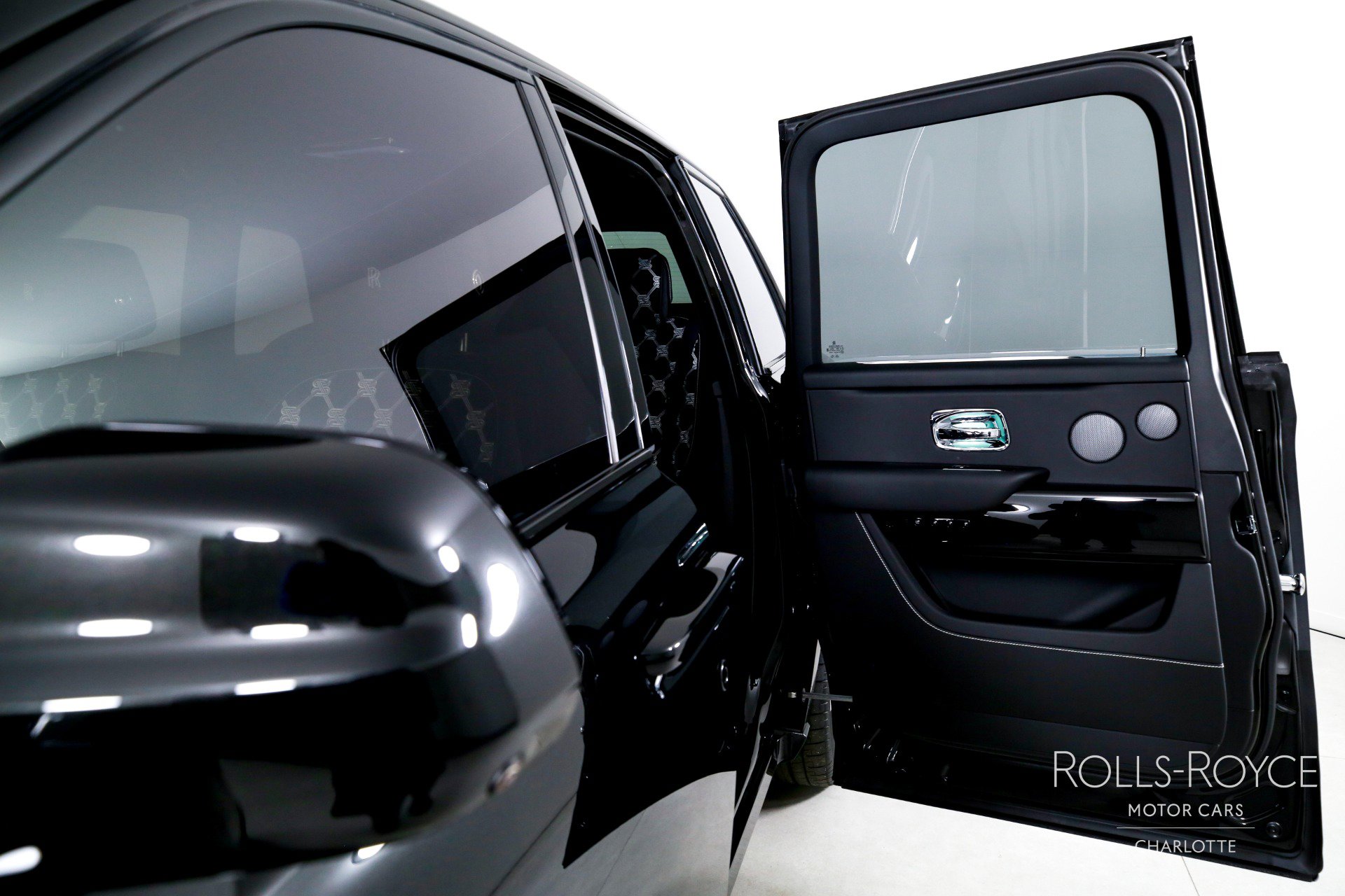 Used 2026 Rolls-Royce Cullinan image 16