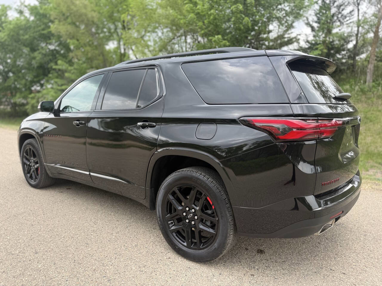 Used 2022 Chevrolet Traverse Premier w/ Redline Edition image 7