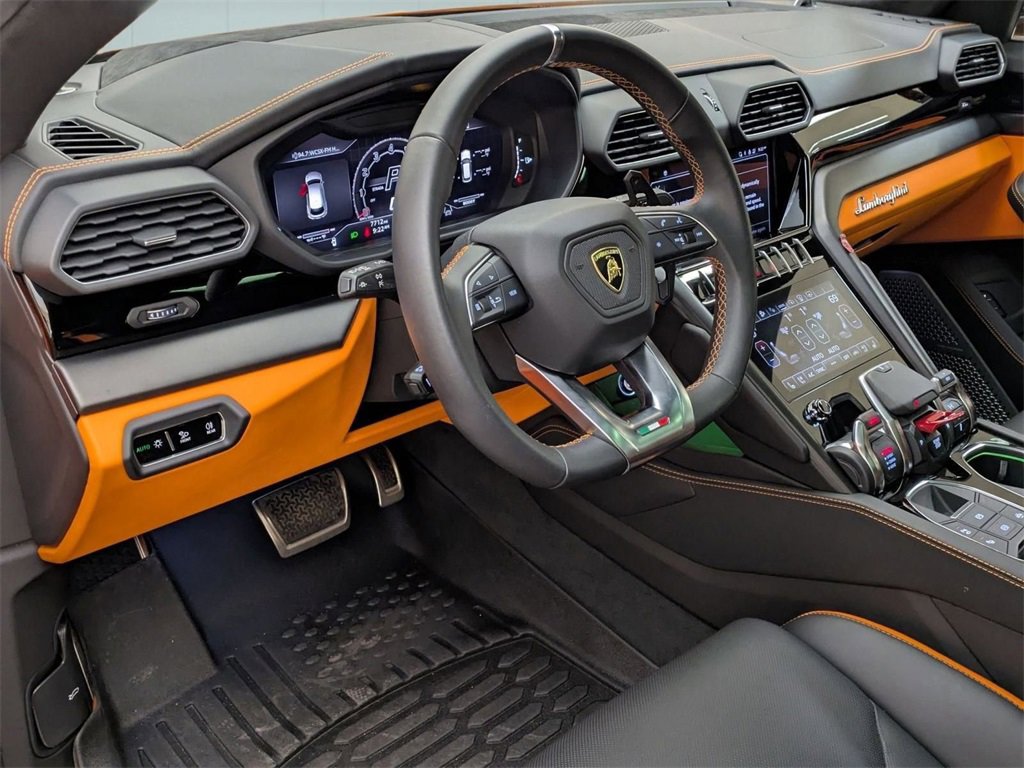 Used 2024 Lamborghini Urus S image 4