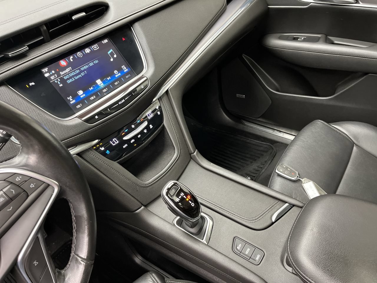 Certified 2018 Cadillac XT5 Premium Luxury AWD/4WD image 19