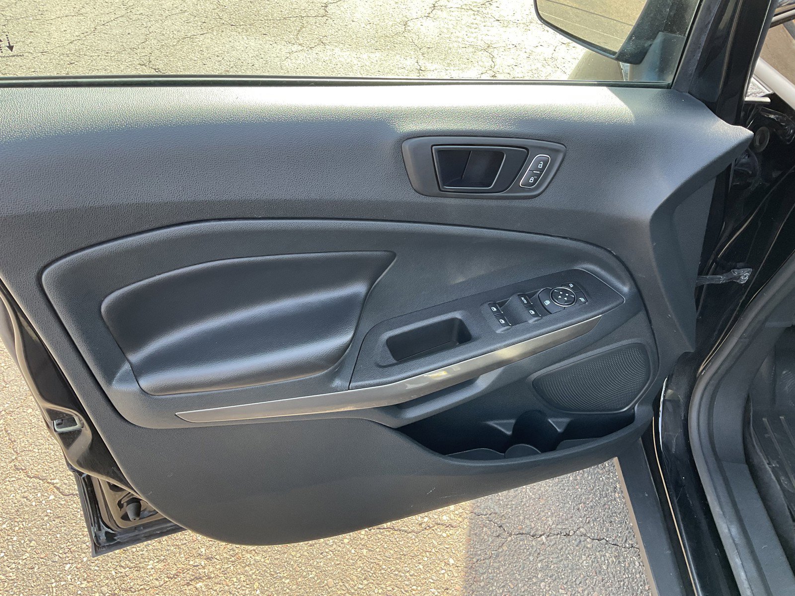 Used 2020 Ford EcoSport SES image 10