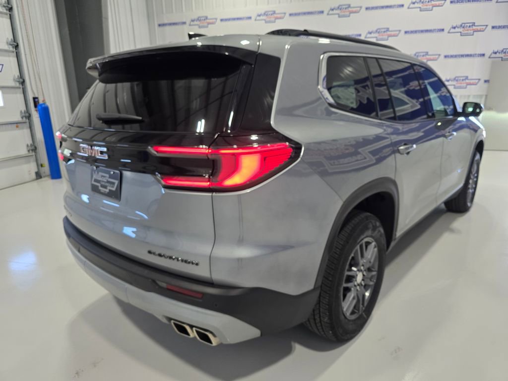 Used 2025 GMC Acadia Elevation image 8