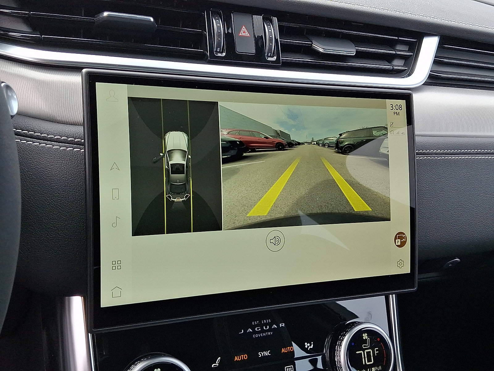 New 2024 Jaguar XF R-Dynamic SE AWD/4WD image 14