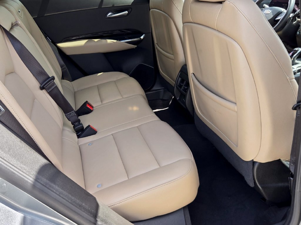 Used 2024 Cadillac XT4 Luxury FWD image 14
