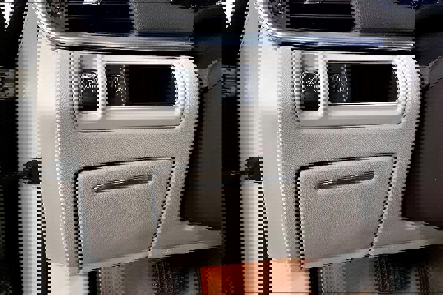 Used 2014 Cadillac XTS Luxury w/ Driver Awareness Package image 35