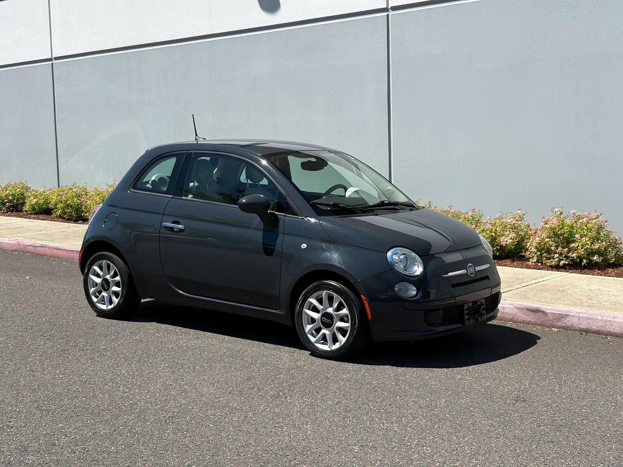 Used 2017 FIAT 500 Pop FWD image 8