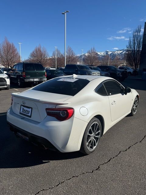 Used 2017 Toyota 86 image 6