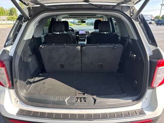 Used 2023 Ford Explorer Limited w/ Equipment Group 301A AWD/4WD image 13