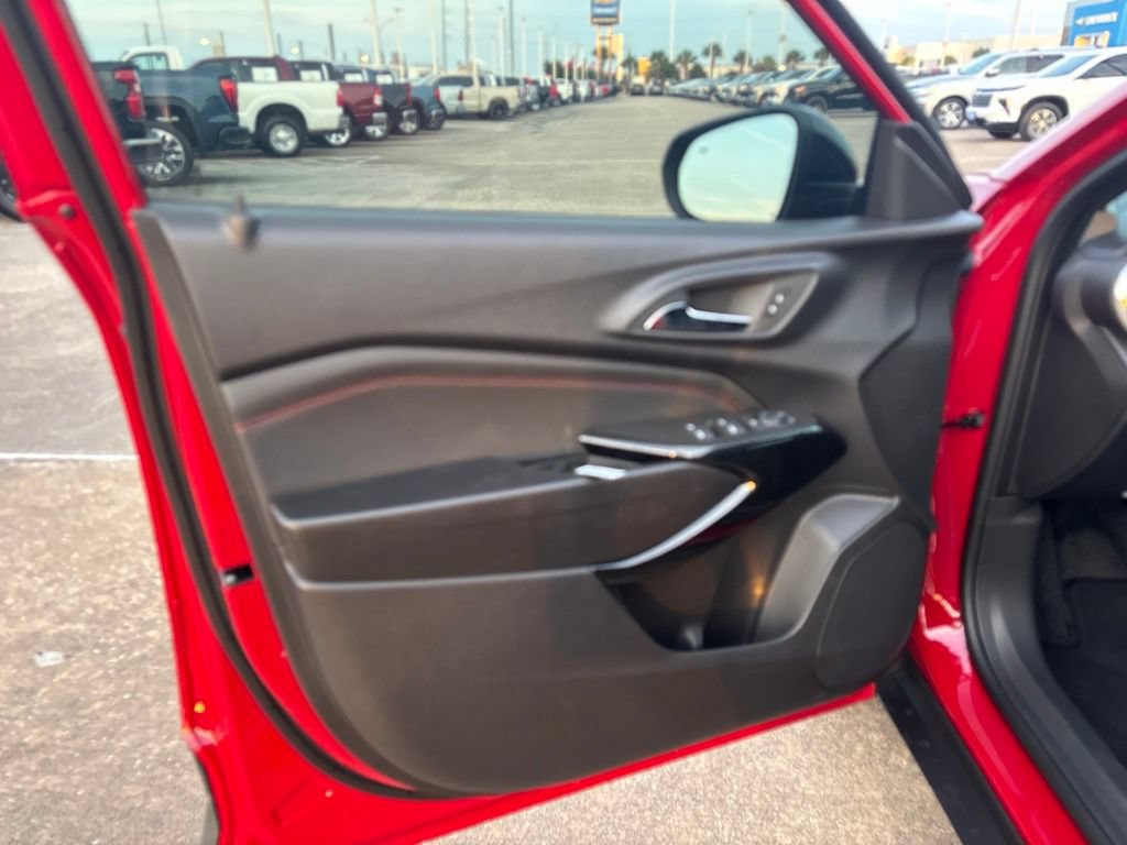 New 2026 Chevrolet Trax RS w/ Sunroof Package FWD image 18