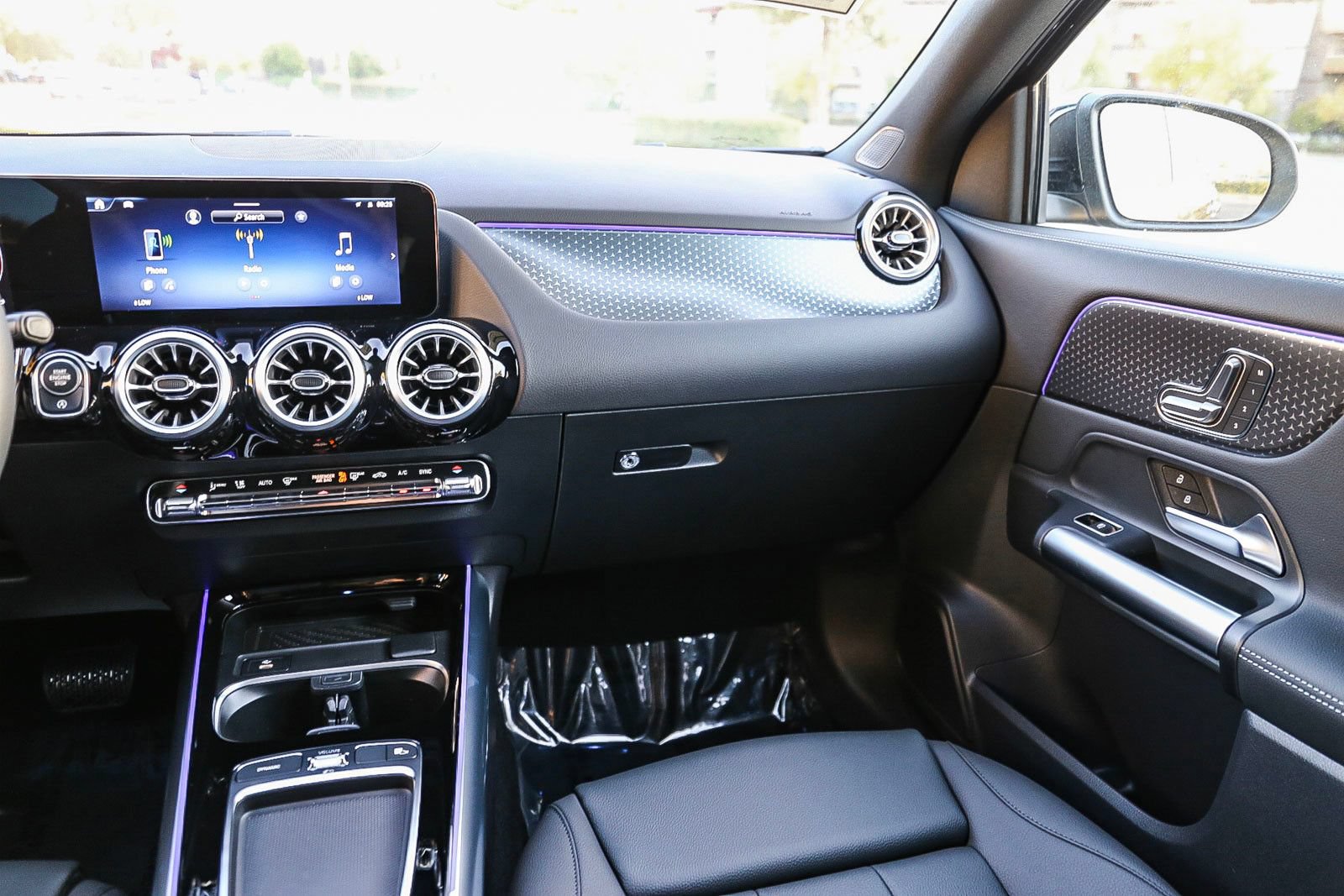 Used 2025 Mercedes-Benz GLA 250 4MATIC image 17
