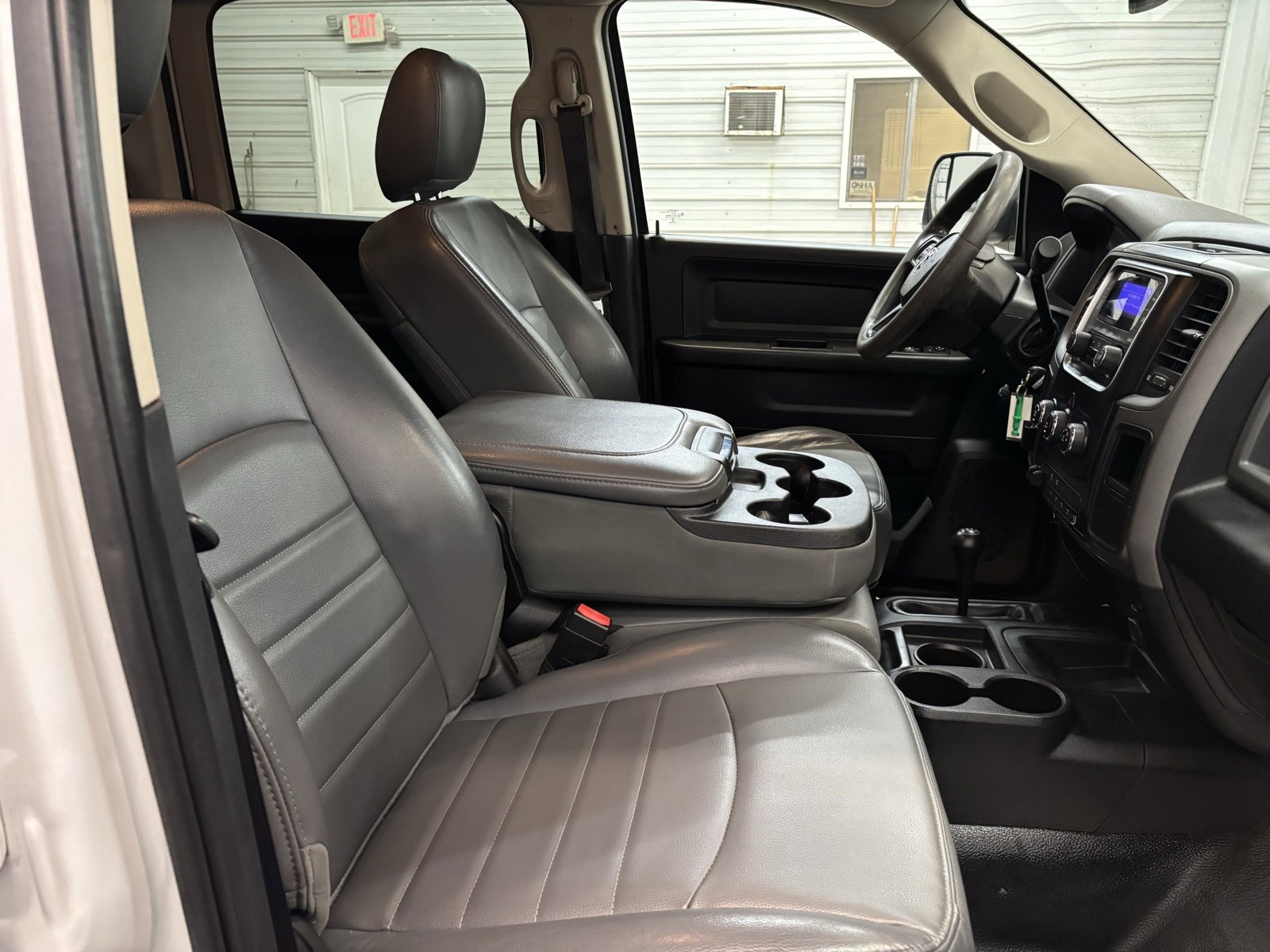 Used 2018 RAM 3500 Tradesman w/ Snow Chief Group image 27