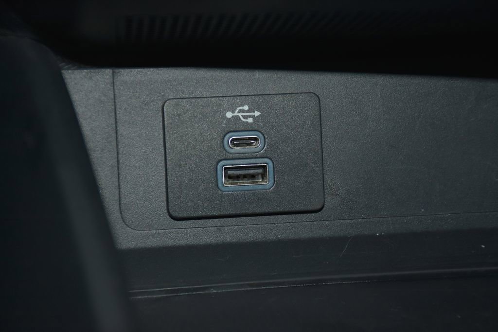 Used 2024 Ford Mustang Convertible image 28