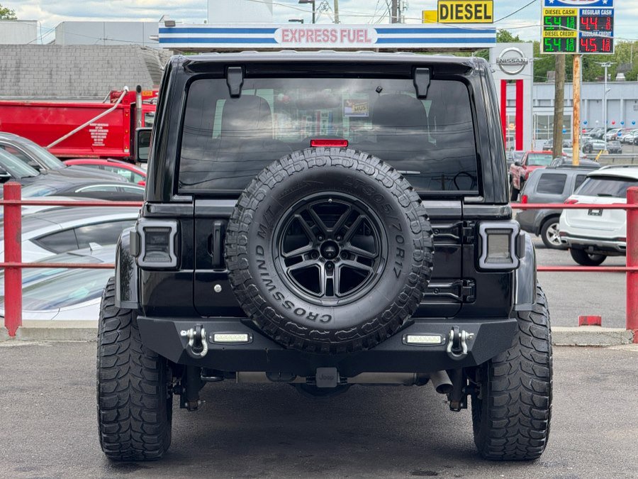 Used 2018 Jeep Wrangler Unlimited Sahara AWD/4WD image 13