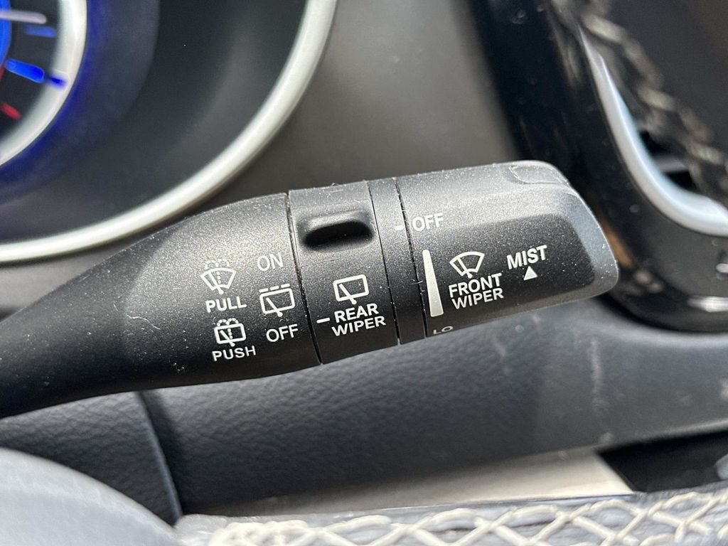 Used 2021 Chrysler Pacifica Touring-L FWD image 25