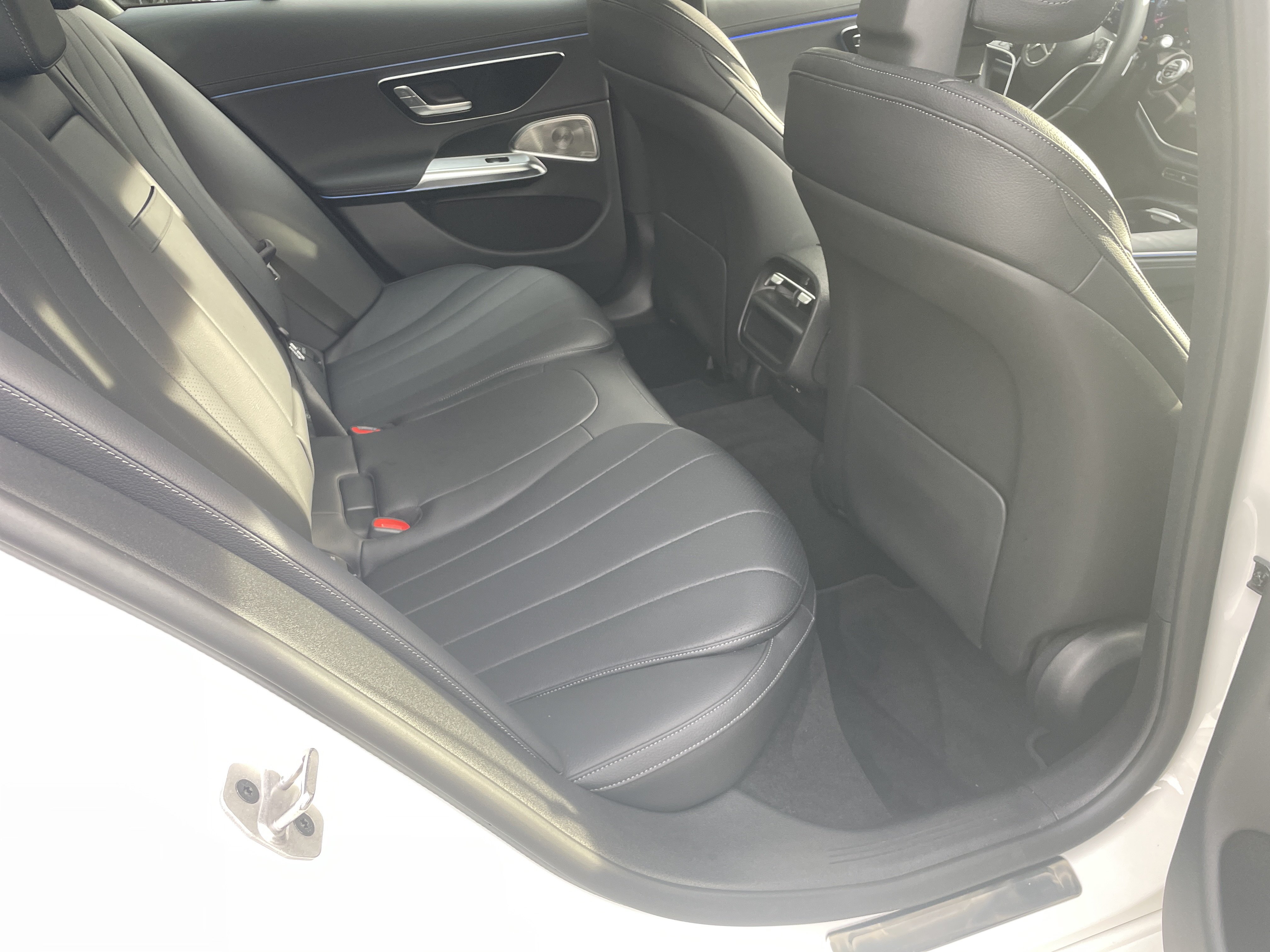 Used 2025 Mercedes-Benz E 350 Sedan image 45
