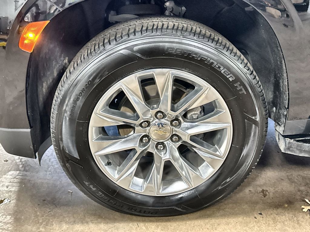 Used 2024 Chevrolet Suburban Premier image 33