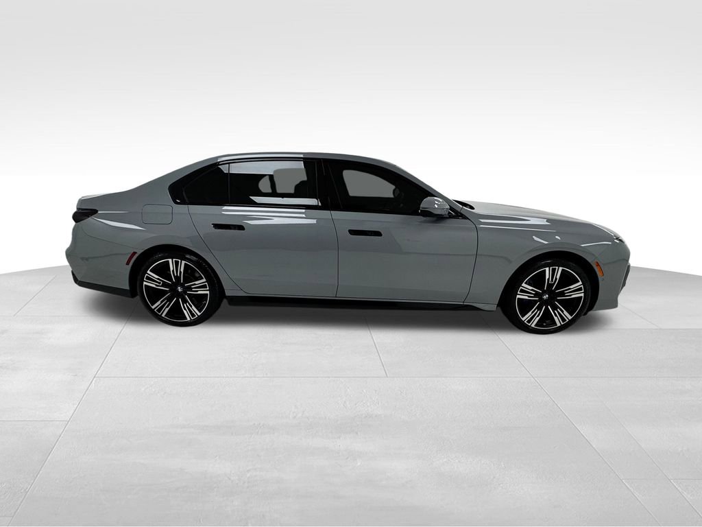 Used 2023 BMW 760i xDrive w/ Executive Package image 8
