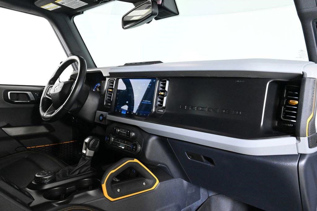 Used 2023 Ford Bronco Badlands image 15