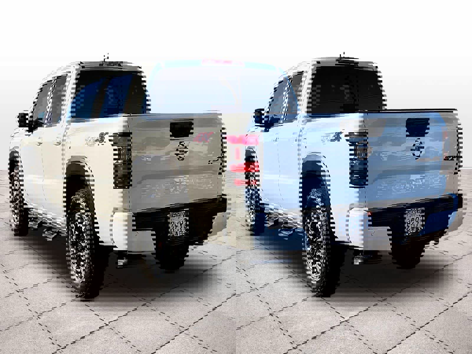 Used 2024 Nissan Frontier PRO-4X w/ Technology Package image 14