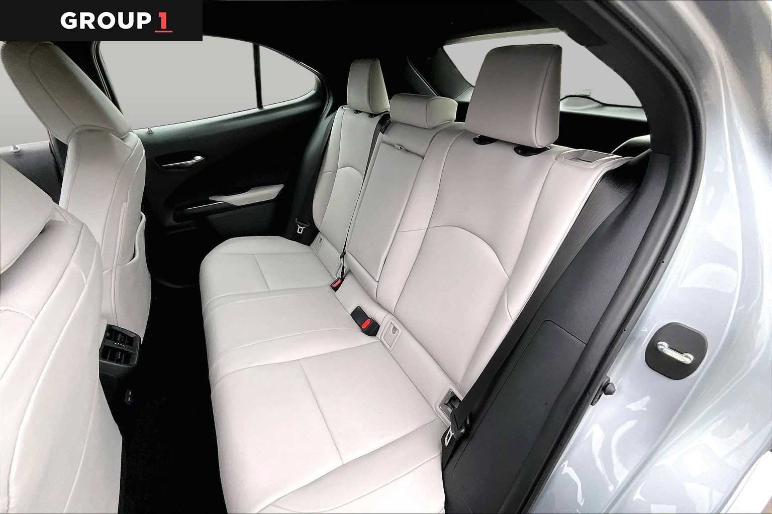 Certified 2025 Lexus UX 300h FWD w/ Accessory Package (Z1) image 18