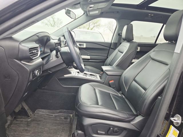 Used 2023 Ford Explorer XLT w/ Equipment Group 202A image 9