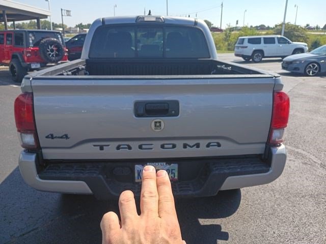Used 2019 Toyota Tacoma SR w/ SR Convenience Package AWD/4WD image 9