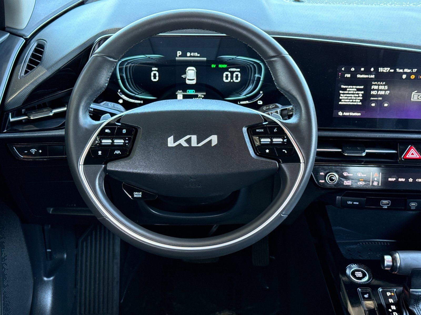 Used 2025 Kia Niro EX image 13