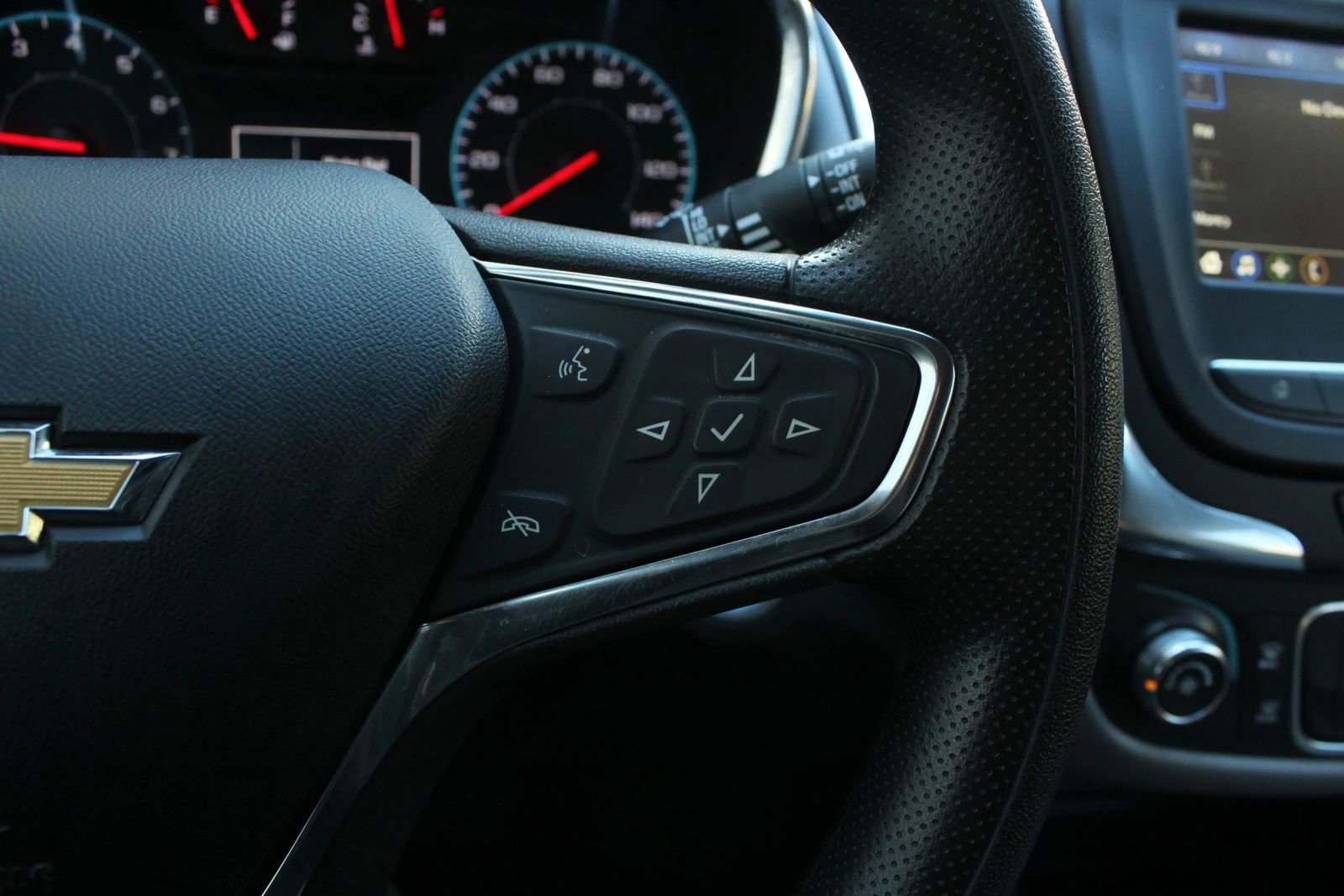 Used 2019 Chevrolet Equinox LS w/ LS Convenience Package AWD/4WD image 21