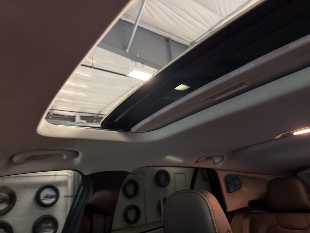 Used 2025 Chevrolet Trax LT w/ Sunroof Package image 10