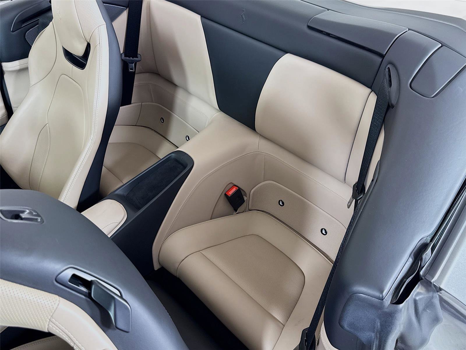 Used 2020 Ferrari Portofino image 16