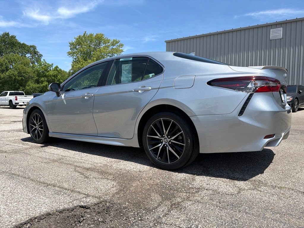 Used 2023 Toyota Camry SE FWD image 11