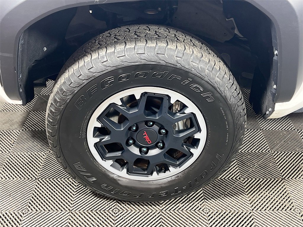Certified 2024 Toyota Tacoma TRD Off-Road image 27