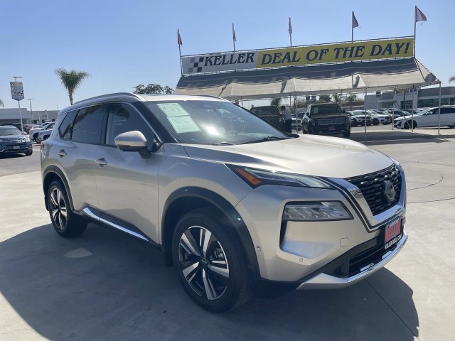 Used 2023 Nissan Rogue Platinum FWD image 2