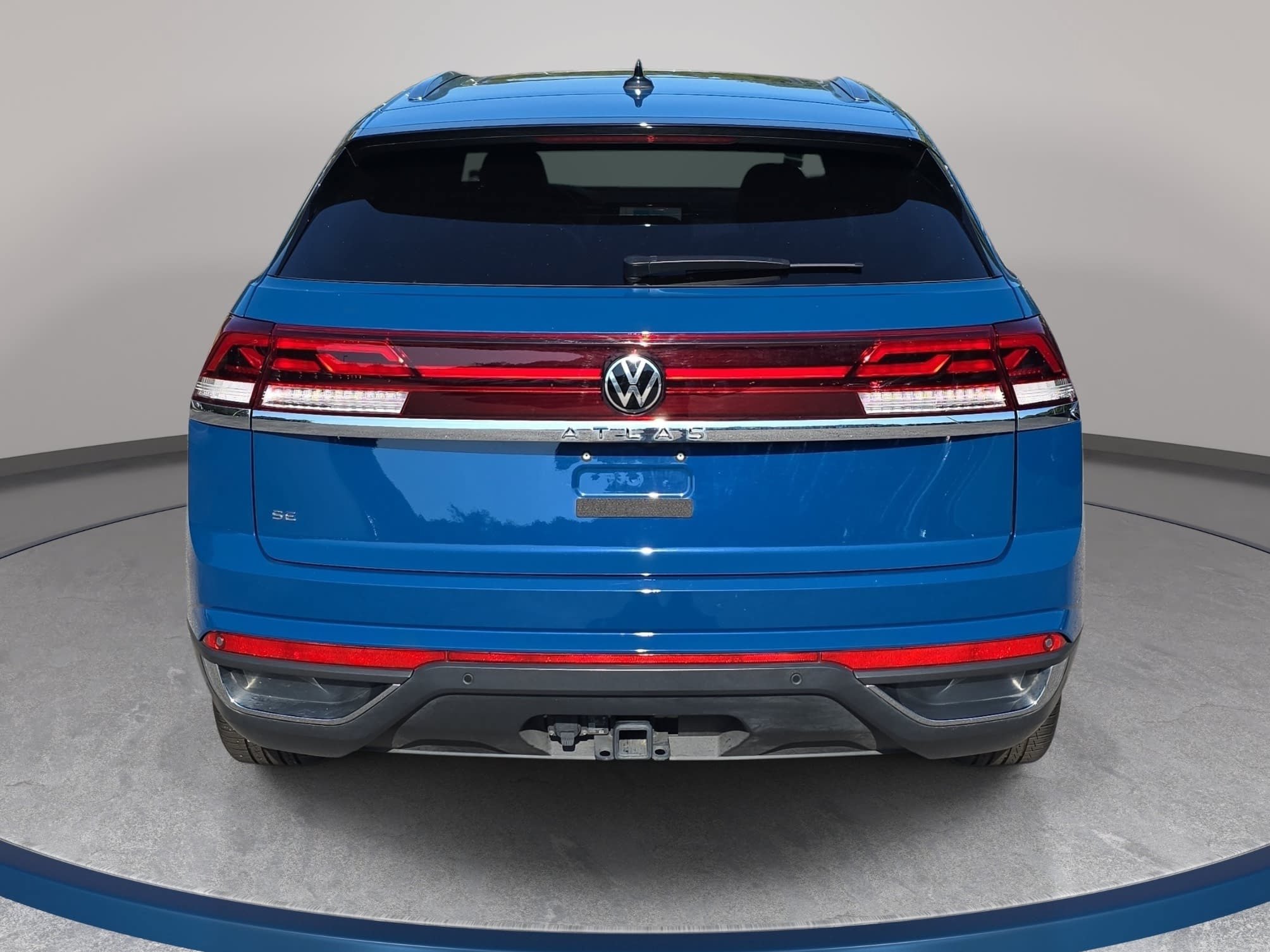 Used 2026 Volkswagen Atlas Cross Sport SE w/ Panoramic Sunroof Package FWD image 6