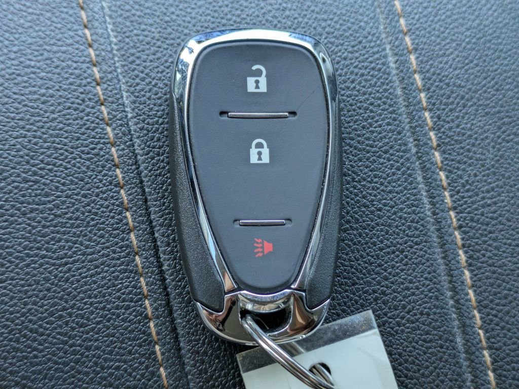 Used 2021 Chevrolet Traverse LT image 27