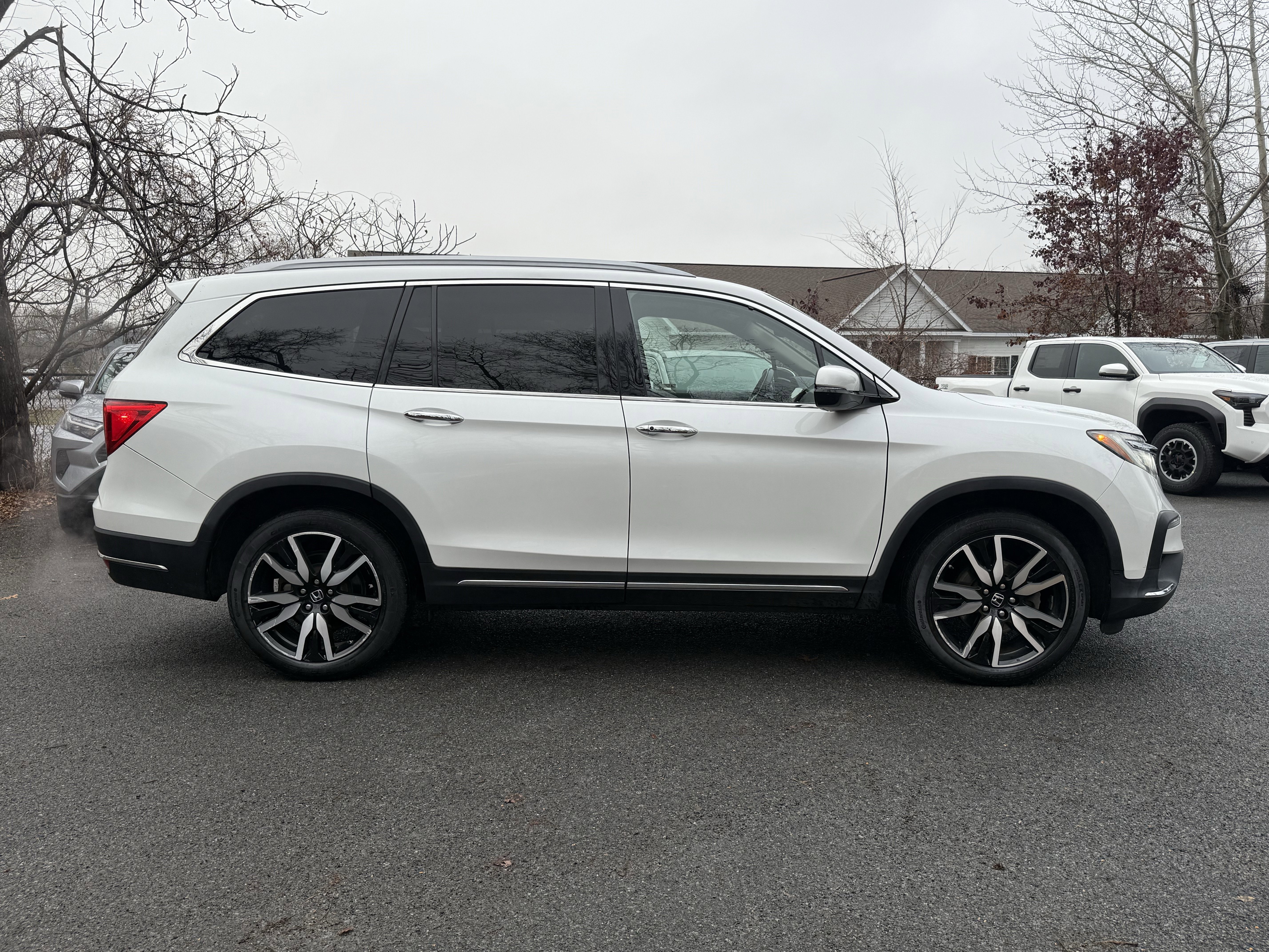 Used 2020 Honda Pilot Touring image 13